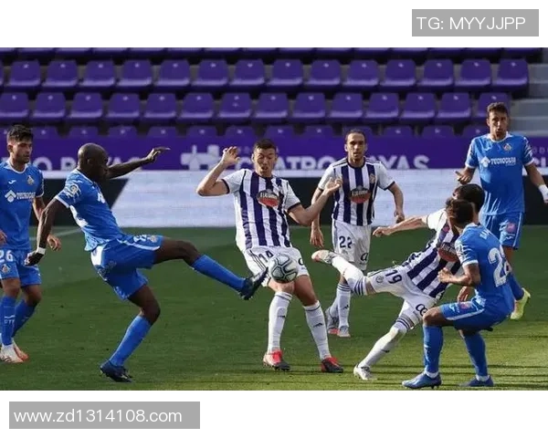 拉斯帕尔与埃瓦尔的激烈对决揭示西乙联赛新格局 拉斯帕尔与埃瓦尔的激烈对决揭示西乙联赛新格局