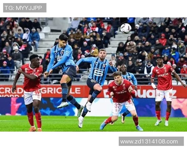 法乙激战亚眠主场迎战兰斯双方争夺关键积分的精彩对决 法乙激战亚眠主场迎战兰斯双方争夺关键积分的精彩对决